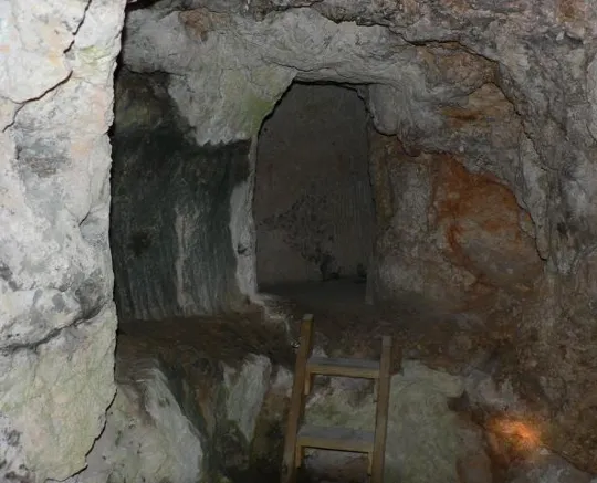 Covolo di Butistone - Ingresso all'angusta prigione