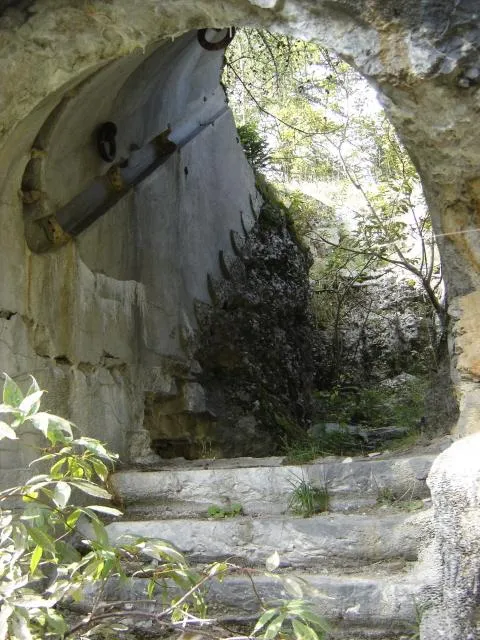 Forte Cima Lan - Accesso alla torretta del cannone