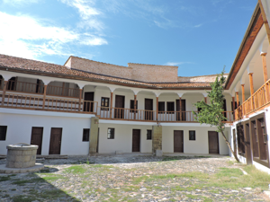 Korçe - Elbasann Inn (2016)