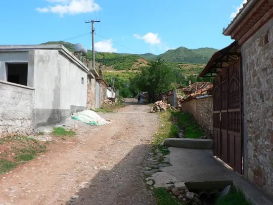 Kuç i zi - Strade di paese