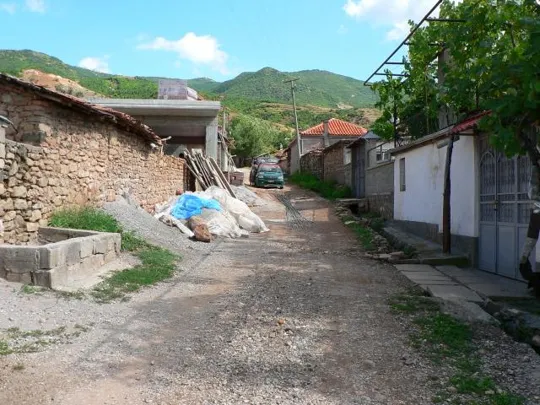 Kuç i zi - Stradina