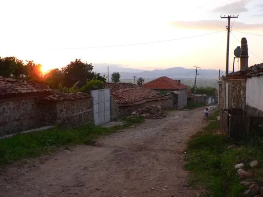 Kuç i zi - Strade di paese