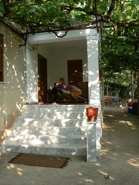 Kuç i zi - Il nuovo balcone