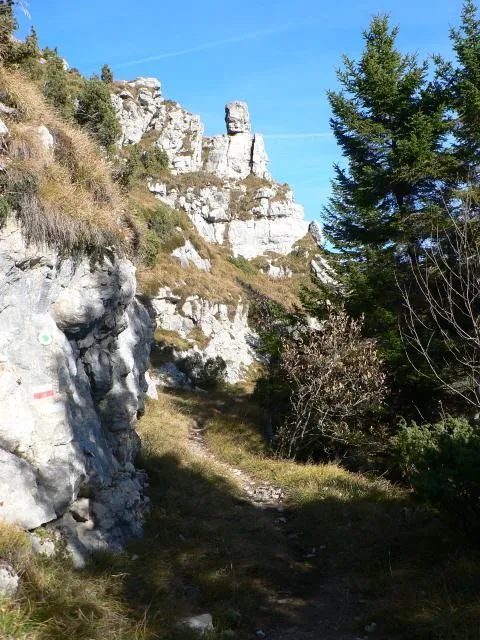 Forte Rione - Sentiero per le postazioni in caverna