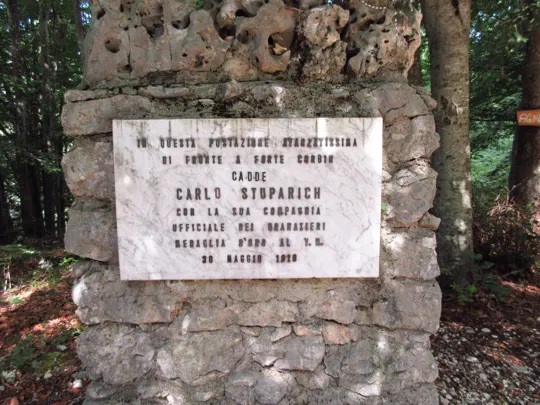 Monumento a Carlo Stuparich
