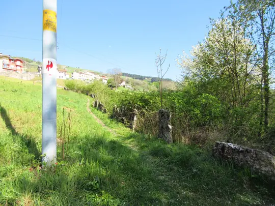 Il sentiero verso la contrada