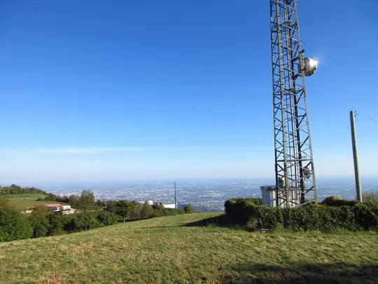Ripetitore e panorama verso la pianura