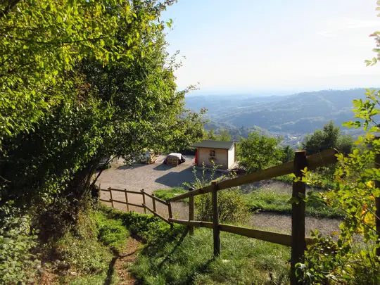 Sentiero accanto alla staccionata