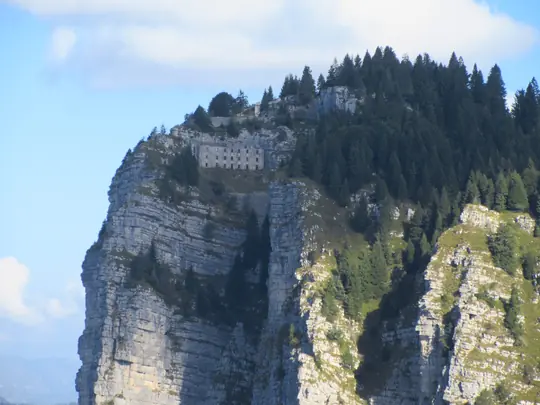 Forte Campolongo visto dalla strada militare di salita