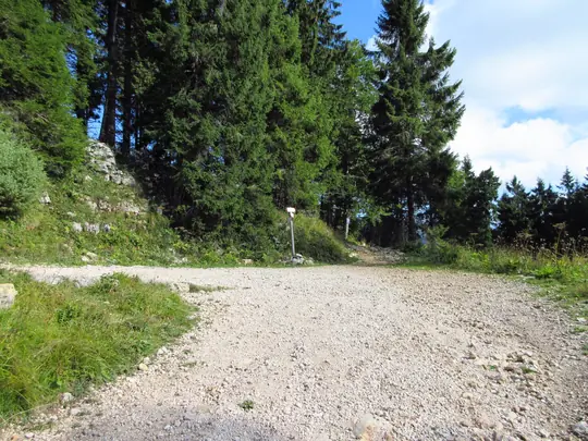 Primo tornante della strada sotto Forte Campolongo
