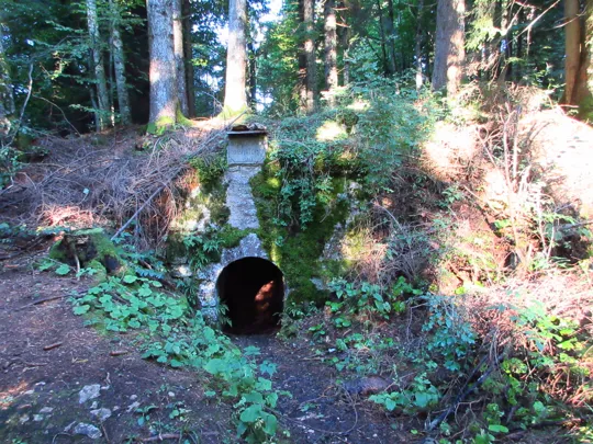 Postazione di artiglieria in caverna