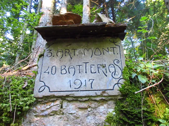 Postazione di artiglieria in caverna