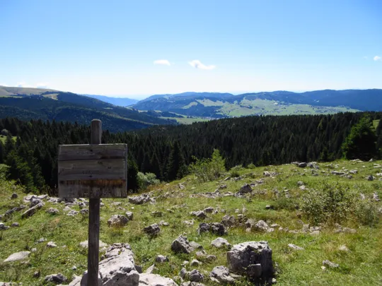 Tabella che indica la lapide