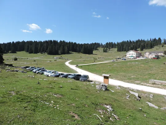 Malga Camporosà e zona parcheggio