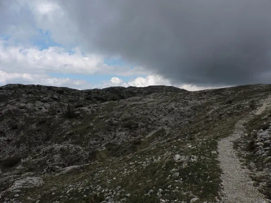 Sentiero verso val Agnela