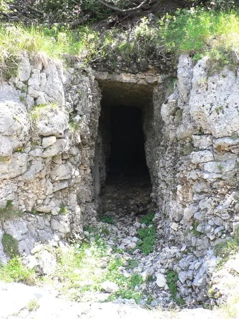 Ingresso deposito munizioni