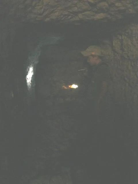 Monte Castelgomberto - postazioni ricavate nella roccia