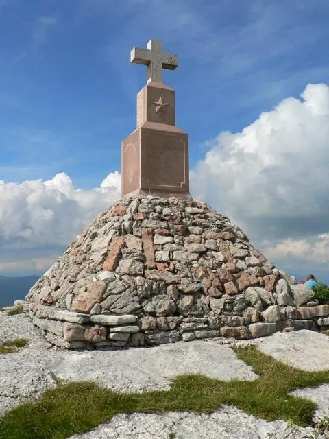 Monte Castelgomberto - Monumento al Generale Euclide Turba