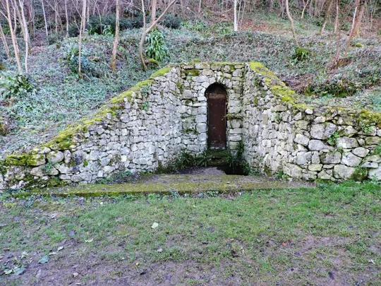 Castelli di Giulietta e Romeo - Fontana della Nova