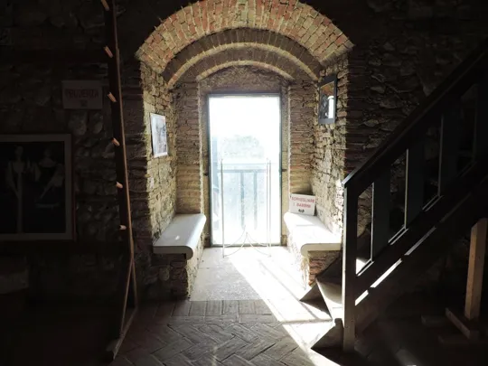 Castello di Romeo - Dentro il Mastio