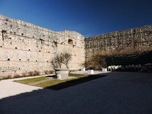 Castello di Giulietta - Dentro le mura