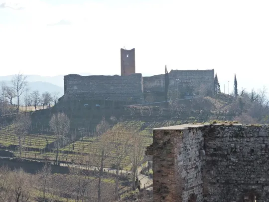 Castello di Romeo - Panorami dal Mastio