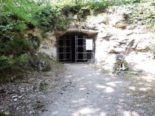 Caverna Damiano Chiesa - ingresso caverna