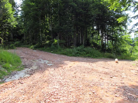 Incrocio, si prosegue a destra