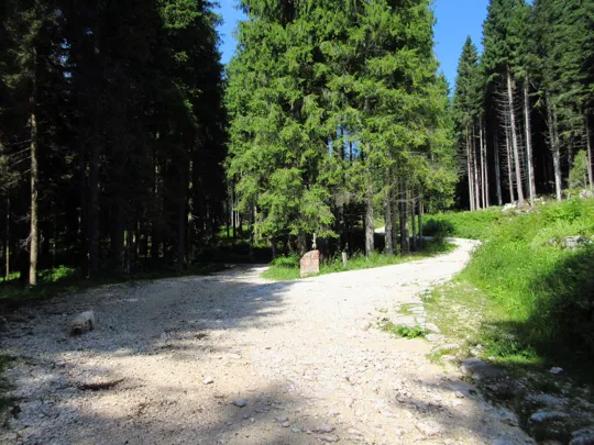 Proseguire a sinistra