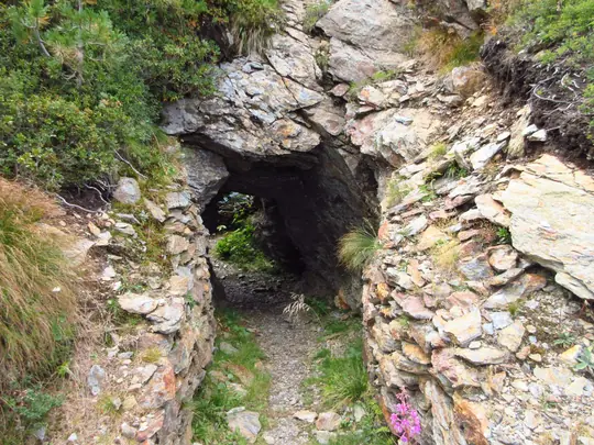Ingresso della postazione in caverna