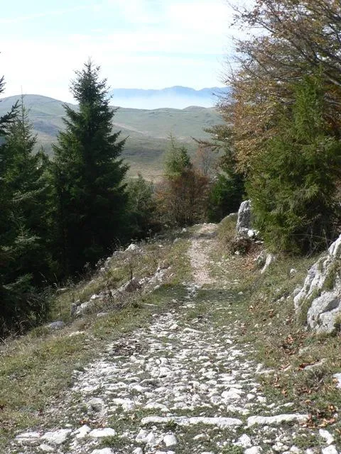 Novegno - Cima Alta, inizio del sentiero