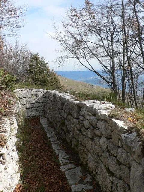 Novegno - Cima Alta, trincea