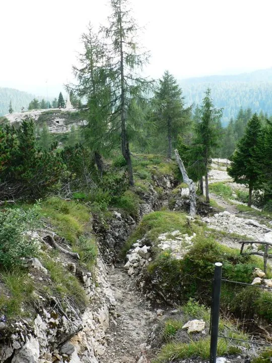 Cima Caldiera - Trincee verso il Lozze