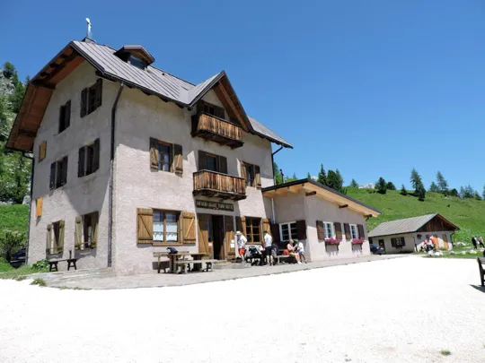 rifugio Cinque Torri