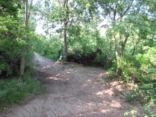 Proseguire a sinistra