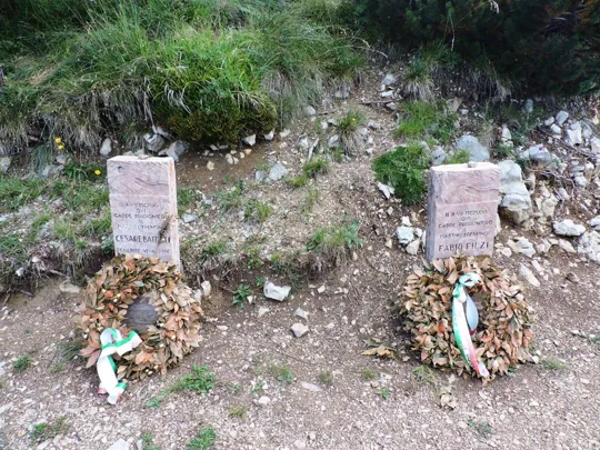 Corno Battisti - monumenti