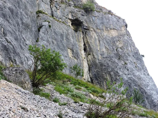 Corno Battisti - sentiero verso il Pozzo della Carrucola