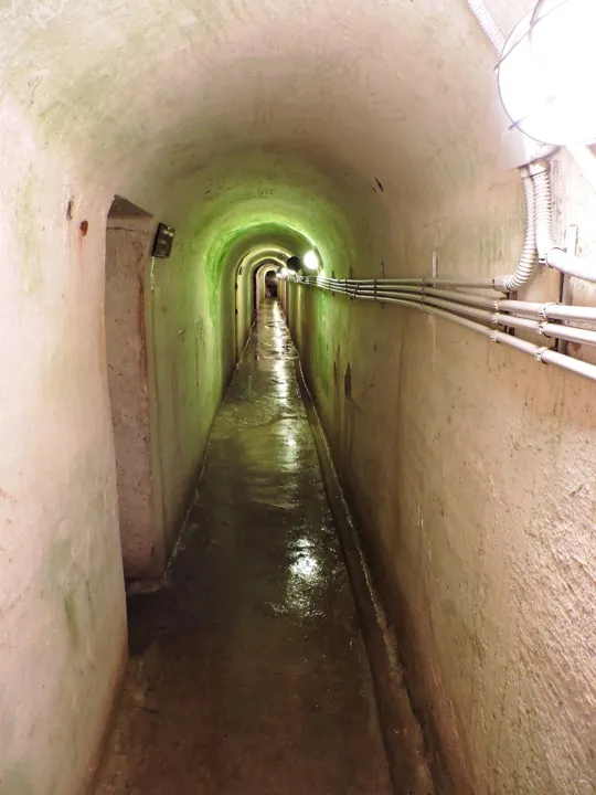 Forte Belvedere-Gschwent - corridoio per le batterie di obici