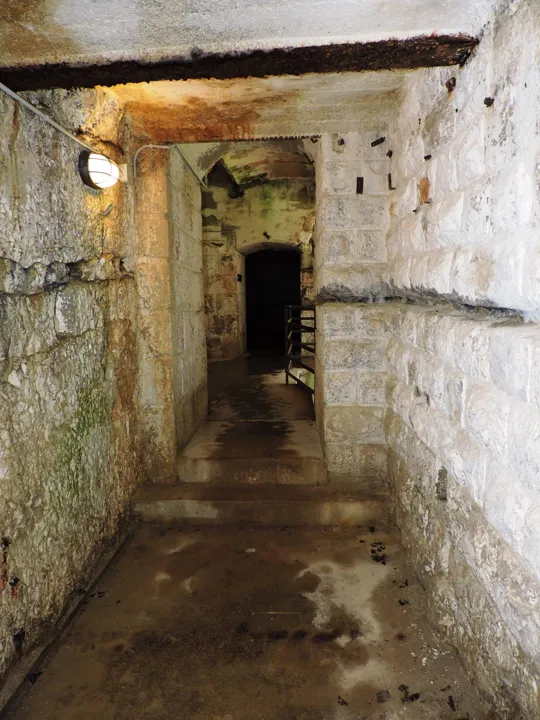 Forte Belvedere-Gschwent - interno del cofano del fossato di gola