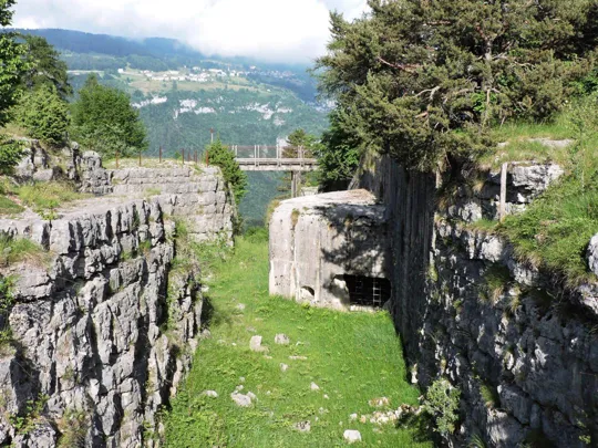Forte Belvedere-Gschwent - fossato di gola e cofano