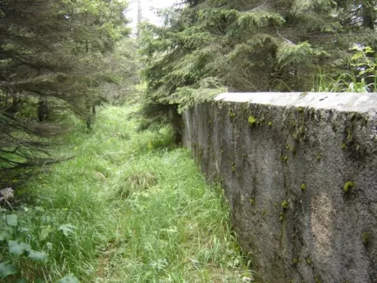 Forte Campolongo - Muro di difesa e trincea armata