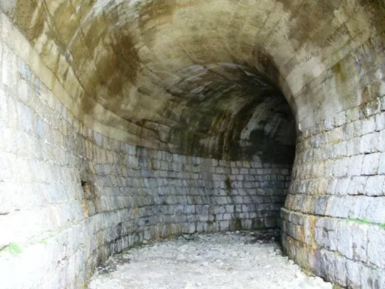 Forte Campomolon - galleria a ferro di cavallo