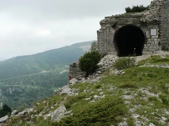 Forte Campomolon - galleria a ferro di cavallo