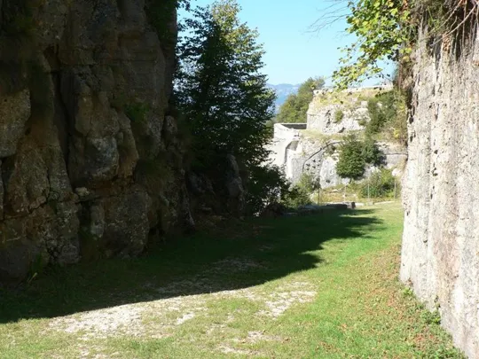 Forte Corbin - Camminamento sottocosta di collegamento