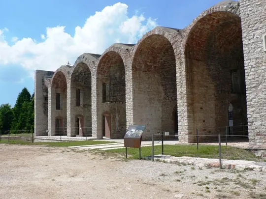 Forte Interrotto - Arcate frontali