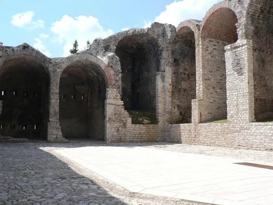 Forte Interrotto - Piazza d'armi