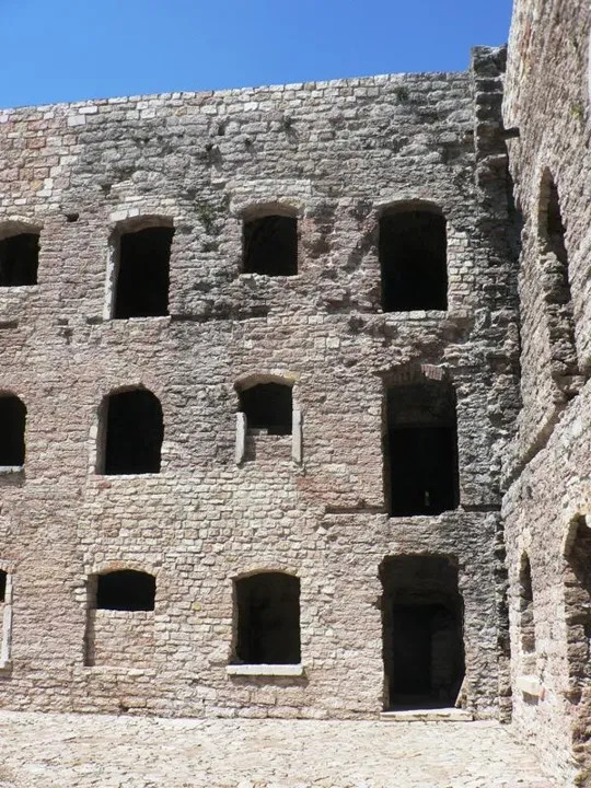 Forte Interrotto - Interno