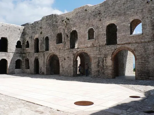 Forte Interrotto - Piazza d'armi