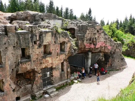 Forte Luserna - Facciata anteriore