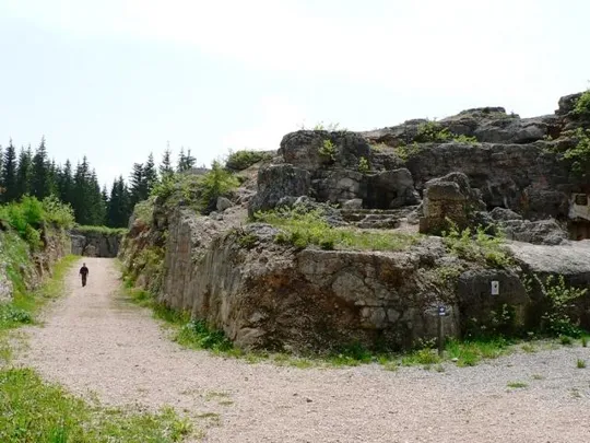 Forte Luserna - Fossato e traditore